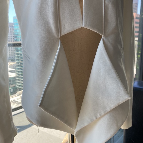 BCBGMaxAzria Geometric Cream white Blazer - XS NEVER WORN - Picture 5 of 10